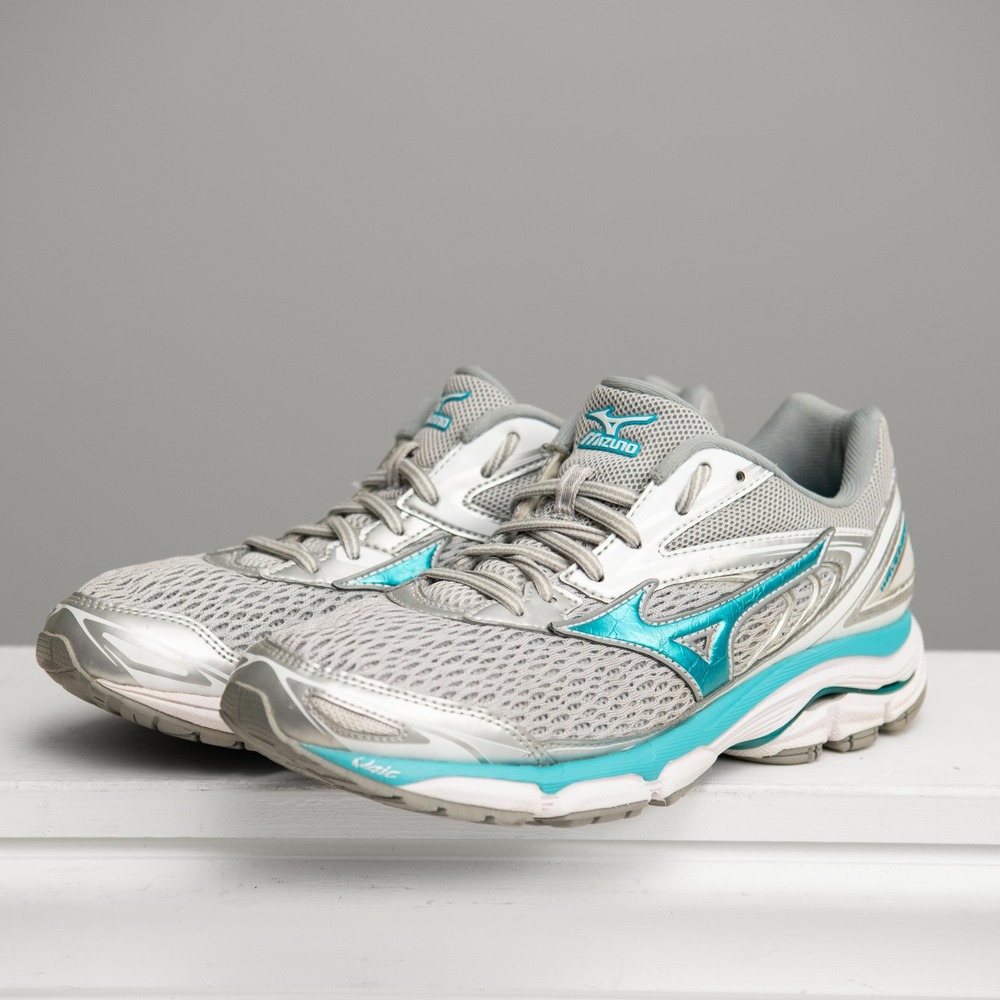Mizuno Wave Inspire 13 Running Shoes Women 9.5 Athleisure Gym Performance Sporty
